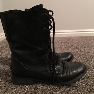 COMBAT LACE UP BOOTS - AMERICAN EAGLE